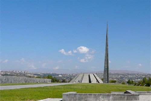 1280px-Armenian_Genocide_Memorial_-_Yerevan_(2903020364)